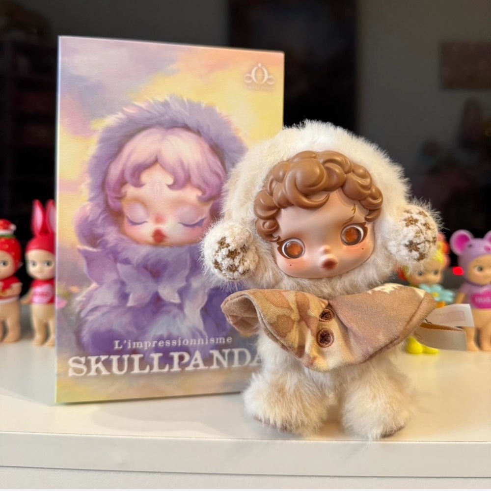 Pop Mart L'impressionnisme θSKULLPANDA Series Amber Plush Doll